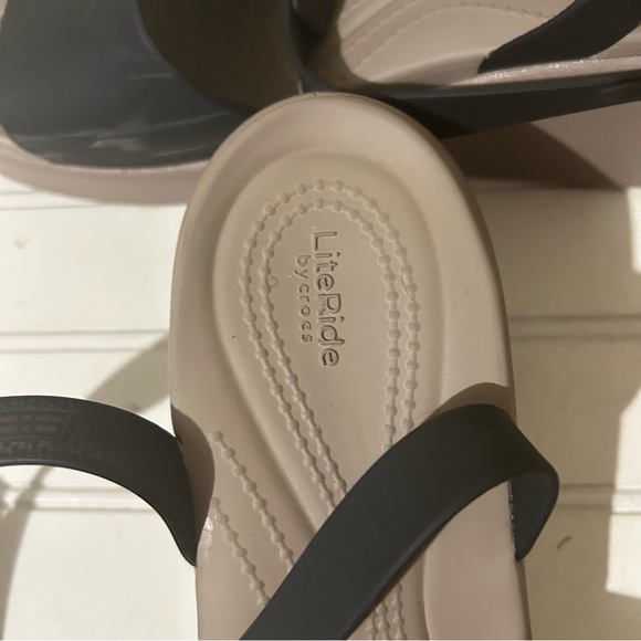 Crocs Women's Shoes 10 Brooklyn Ankle Strap Wedges Sandal Black Mushroom Casual - Picture 8 of 11